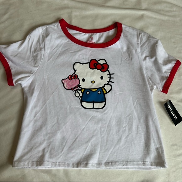 Hello Kitty Cropped T-Shirt - Picture 1 of 3
